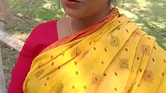 Beautiful Indian Housewife Shari Bhabhi'S Amazing Sex Story