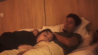 Solo Brother Seizes The Opportunity To Watch Porn With Step-Sis Alisongonzalez26